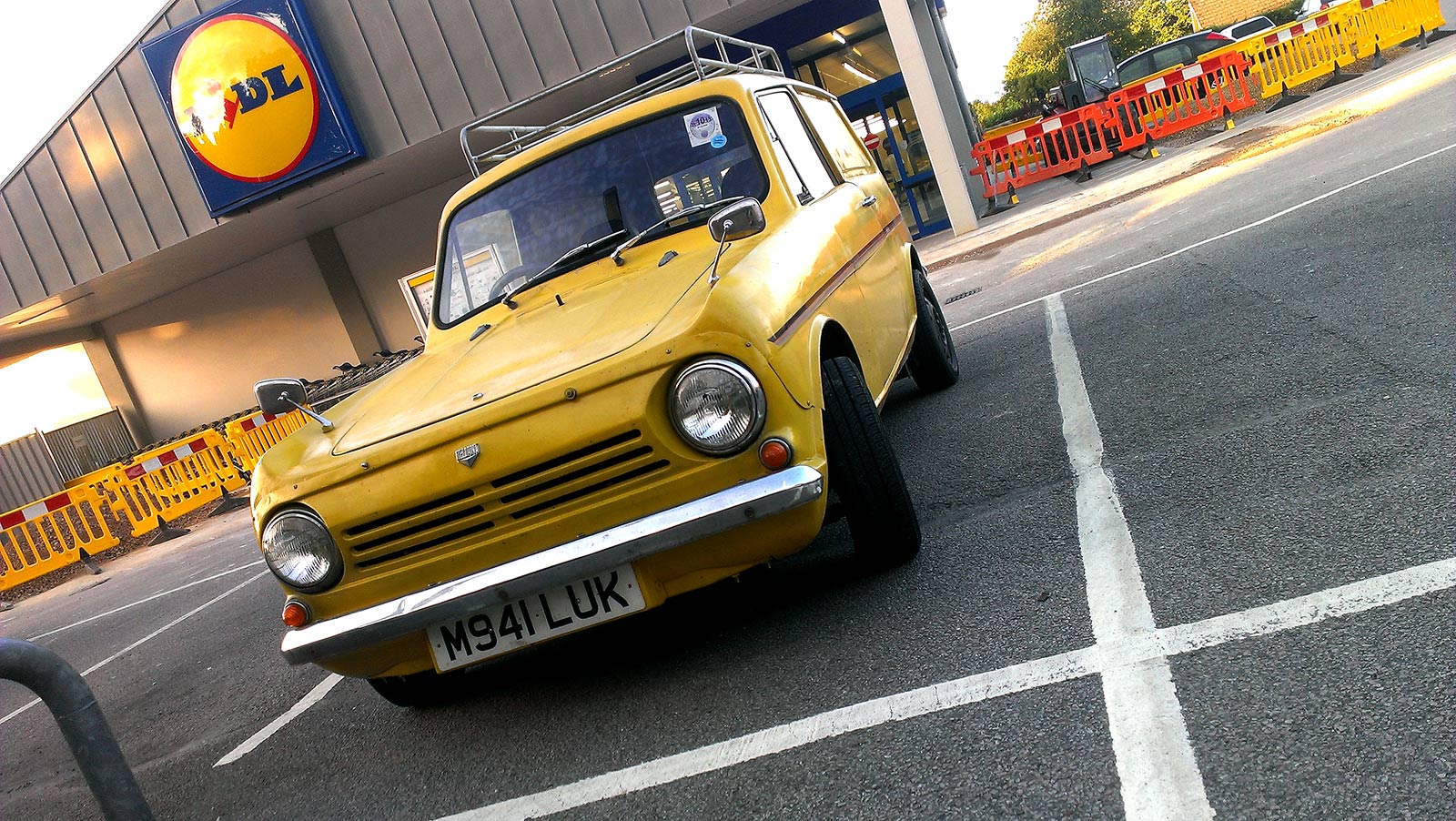 ICMSTUDIOS - A great Funky car I saw in the Lidl carpark Crowborough 